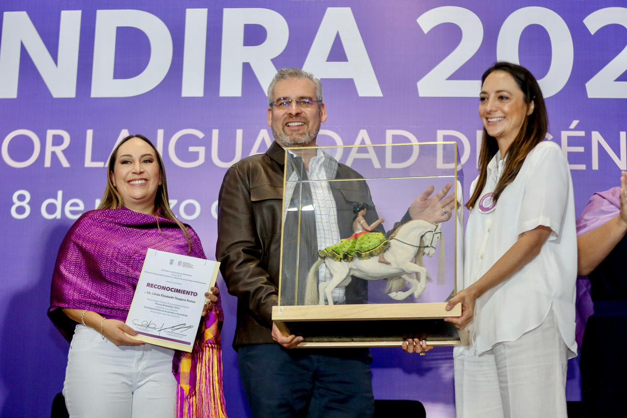  Reconoce Bedolla lucha histórica de las mujeres