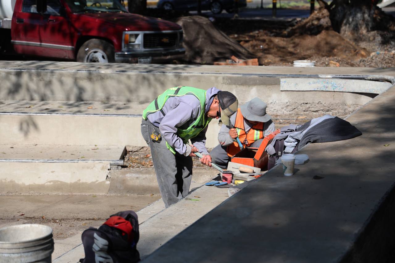  Alfonso Martínez recorre obra de Parque lineal del Boulevard García de León; registra 80% de avance