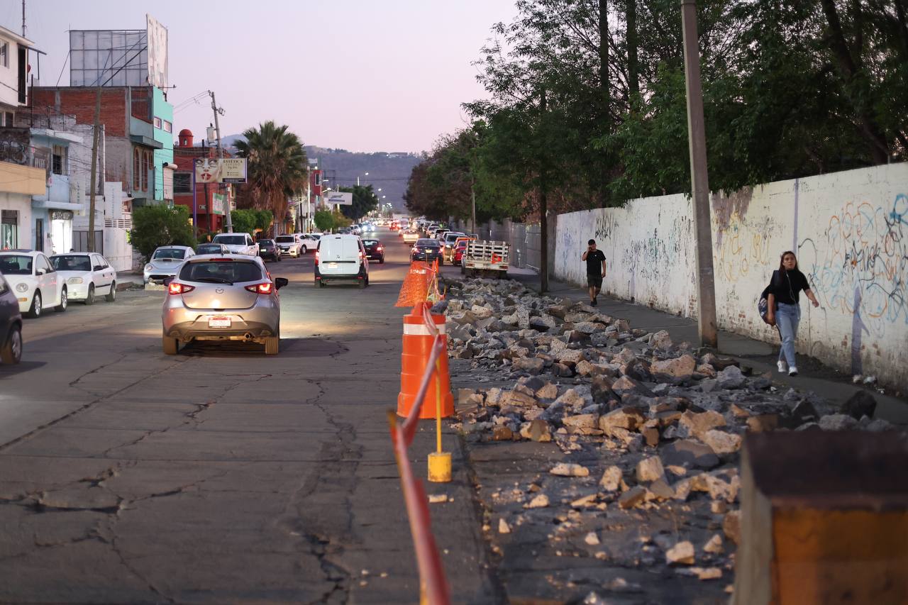  Alfonso Martínez supervisa obras en la Vasco de Quiroga y la Eréndira