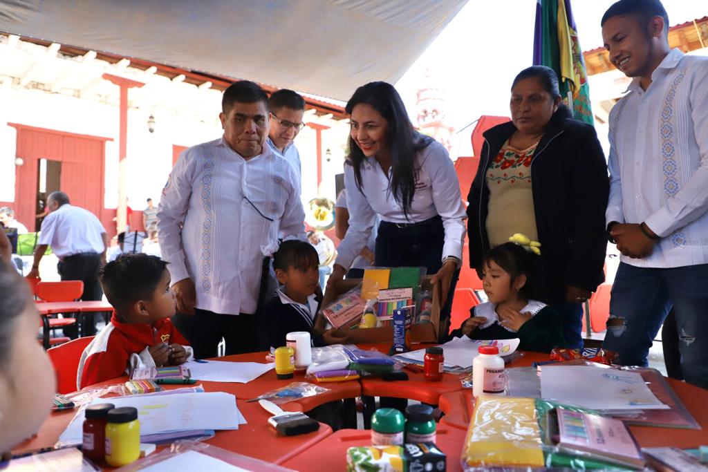  SEE apoya la educación de niñas y niños en comunidades autónomas