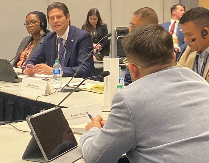  Presente Alfonso Martínez en mesa redonda sobre prevención de la violencia