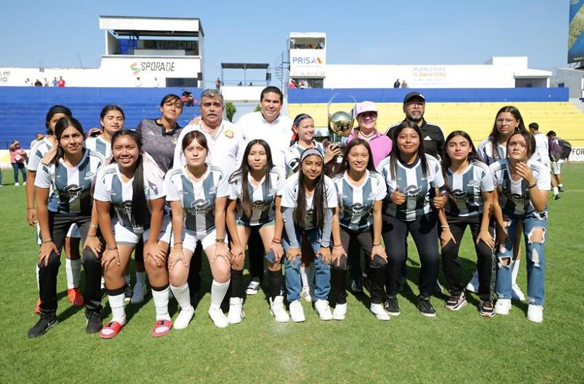  Alumnas del Conalep La Piedad se coronan en la Copa Presidencia Municipal