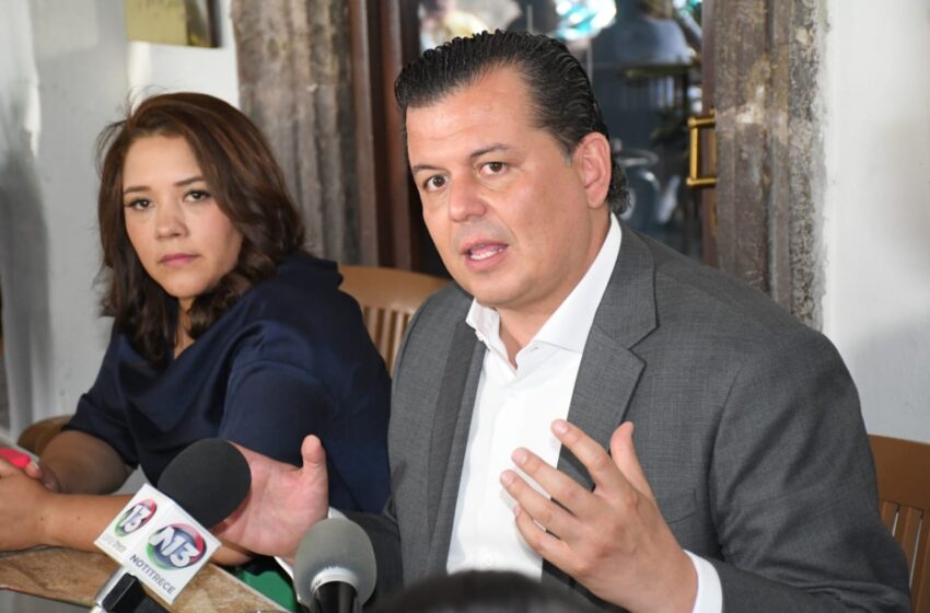  Continuidad de Alejandro Moreno da certeza política al PRI: Memo Valencia