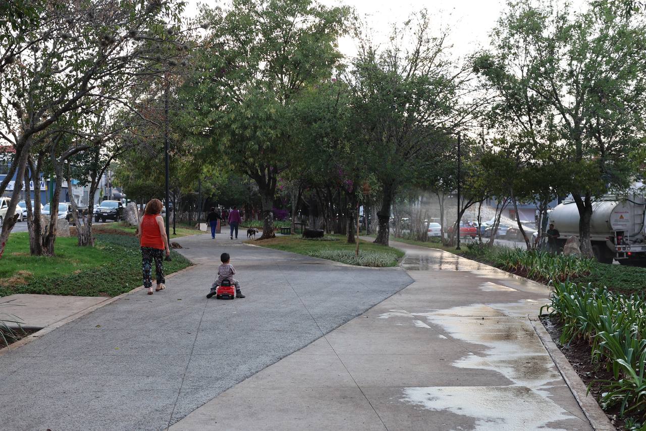 Morelianas y morelianos ya disfrutan del brillo del Parque lineal del
