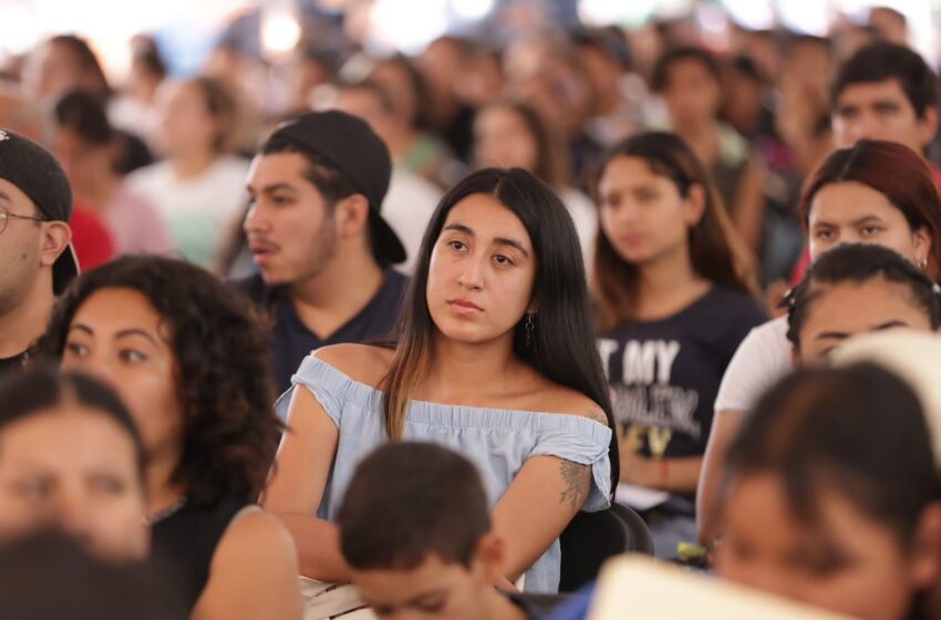 Beneficiados, más de 366 mil jóvenes michoacanos con programas del Bienestar