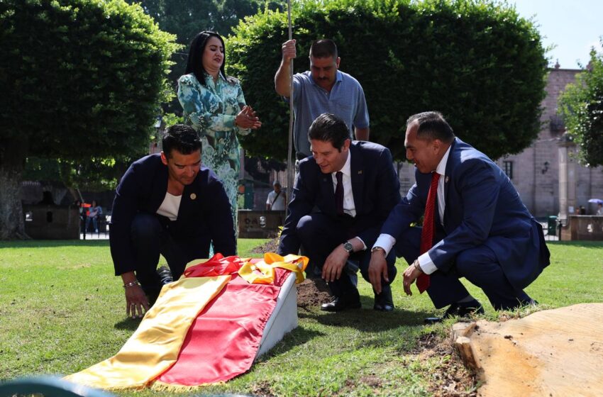 Con árbol y cápsula del tiempo, Gobierno Municipal impulsa legado e historia de Morelia