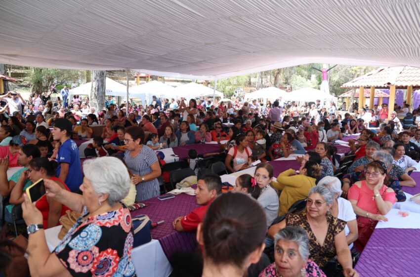  Con festejo para las mamás, inaugura Alfonso Martínez los Cenadores de Santa María