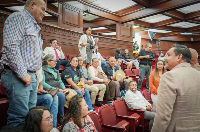 Federación debe instalar mesa de diálogo para atender problemática de exbraceros: Víctor Manríquez