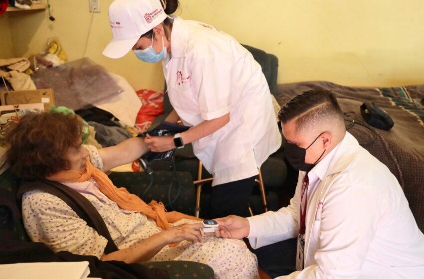  Médicos se la rifan; llegan a 200 mil viviendas con pobreza