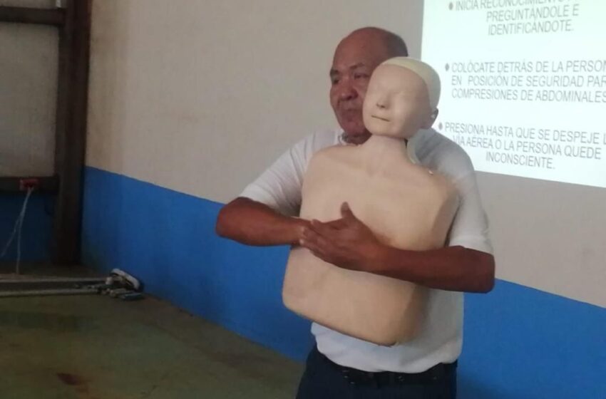  Personal del IMCUFIDE se capacita en primeros auxilios