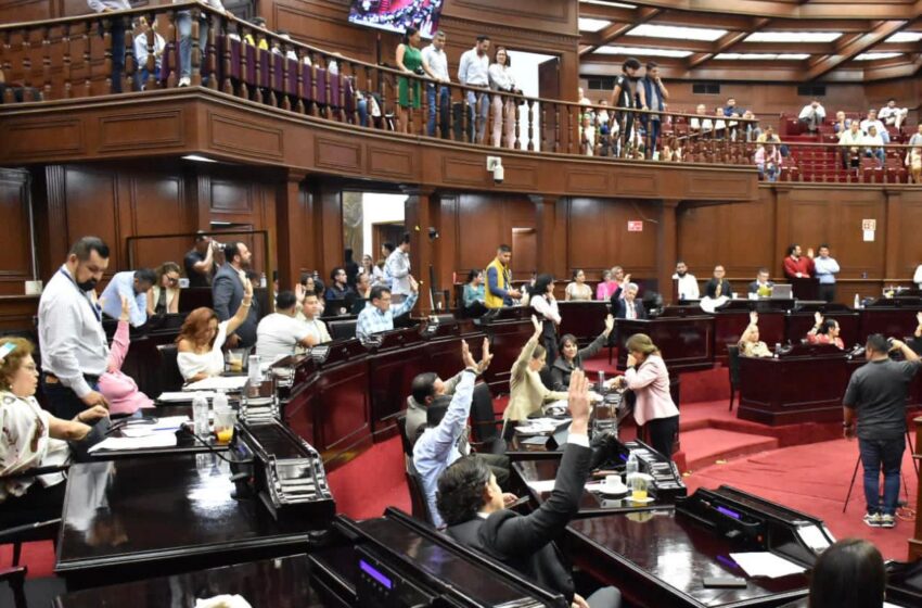  Garantiza 75 Legislatura atención al desarrollo de la personalidad de niños y adolescentes