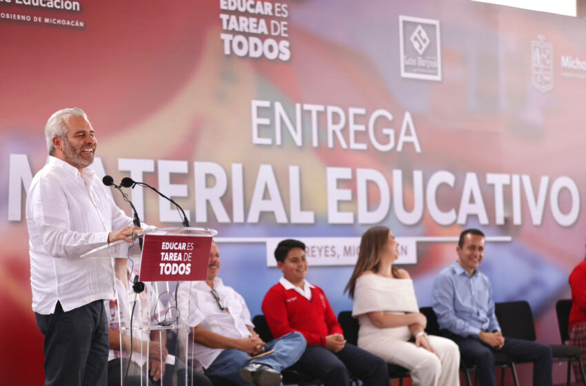  Bedolla beneficia escuelas de Los Reyes con más de 5 mdp en material educativo
