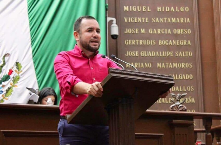  Impulsa Reyes Galindo iniciativa para otorgar servicios de asesoría gratuita  a emprendedores de Michoacán