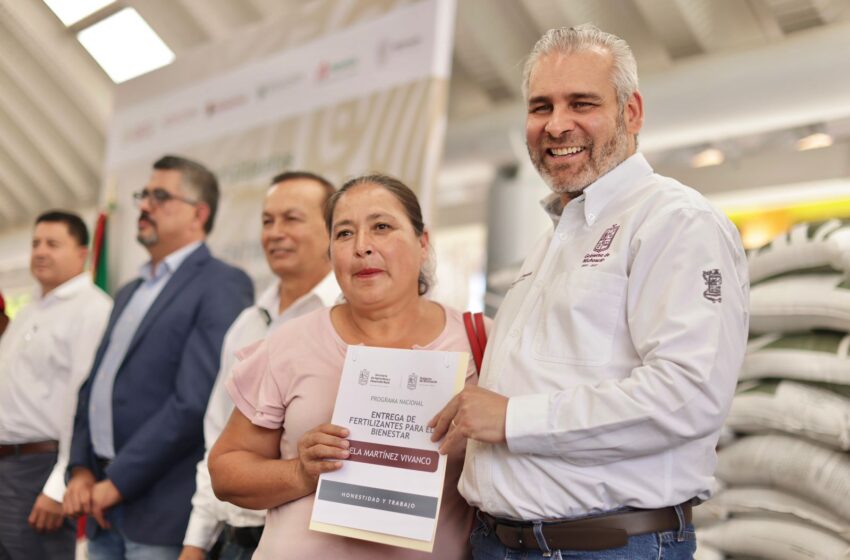 Con éxito concluye entrega de fertilizantes gratuitos a productores de Michoacán