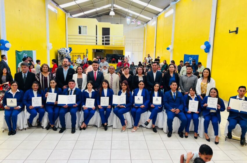  Egresan nuevos profesionistas del IMCED en Irimbo y LC