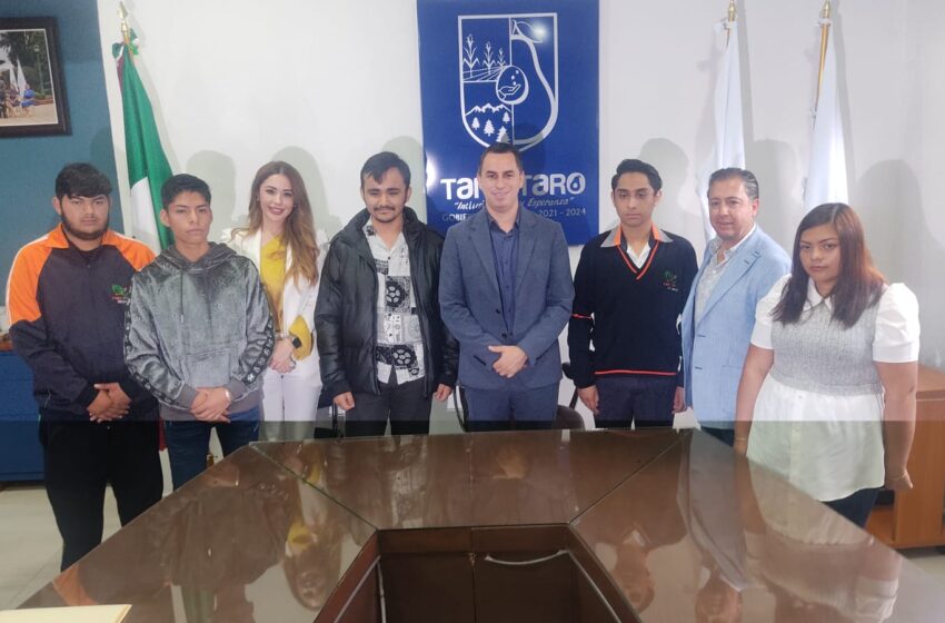  Cecytem incorpora a estudiantes de Educación Dual al Ayuntamiento de Tancítaro