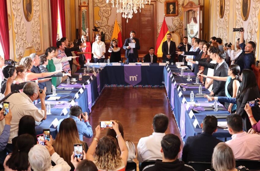  Alfonso Martínez abre comunicación y trabajo con jóvenes en Ayuntamiento de Morelia