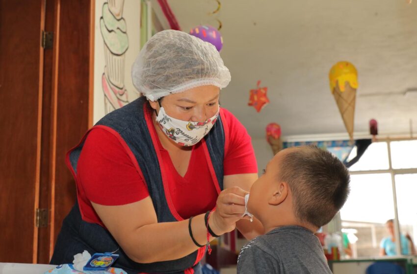 En Michoacán, 130 mil menores reciben desayunos escolares