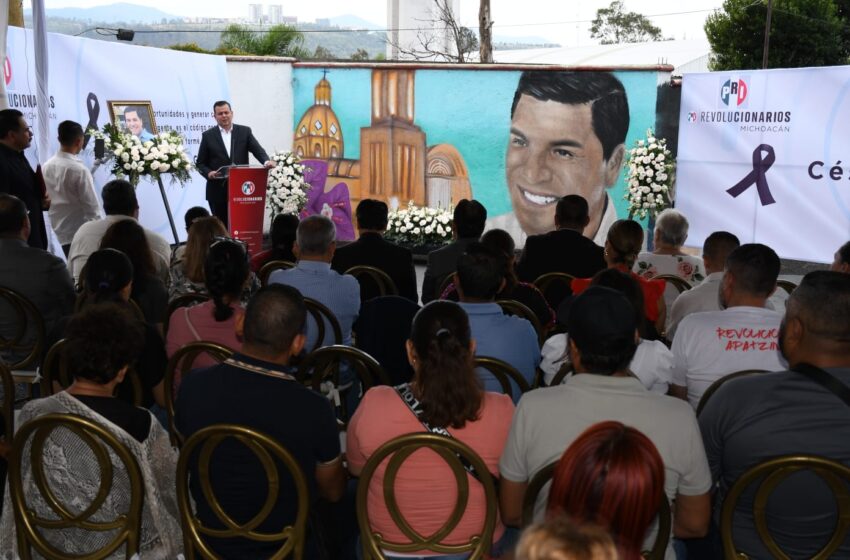 Homenajea PRI Michoacán a César Chávez Garibay