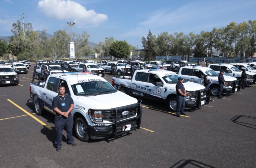  Refrenda Bedolla compromiso con la seguridad; entrega 116 patrullas