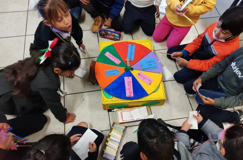  Maestra michoacana desarrolla “ruleta del saber” para mejorar proceso de enseñanza