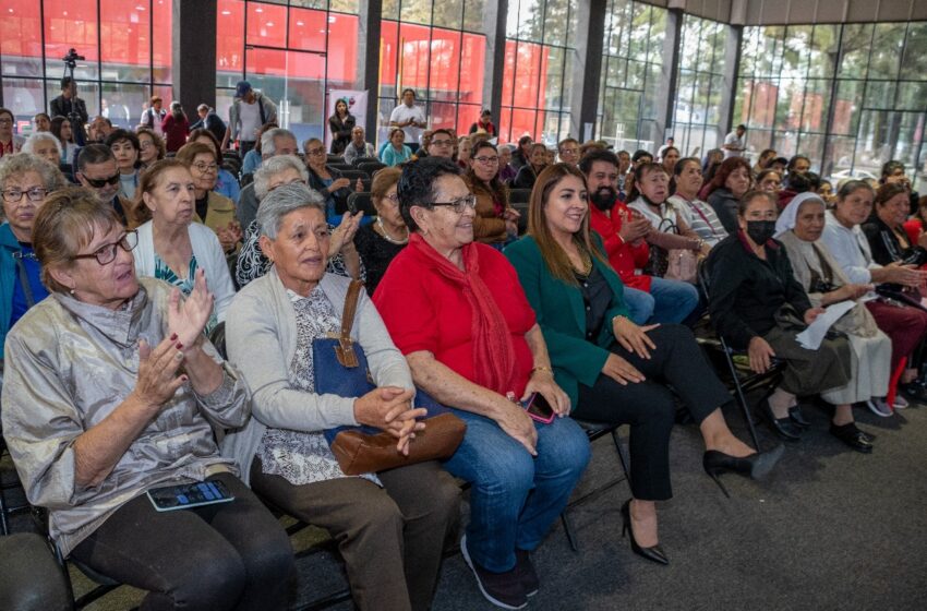  Con anteojos, DIF Michoacán mejora la salud visual de más de mil 900 personas
