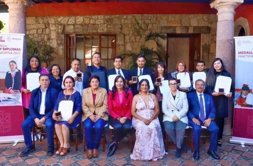  Maestros michoacanos premiados por práctica educativa, gran ejemplo: SEE