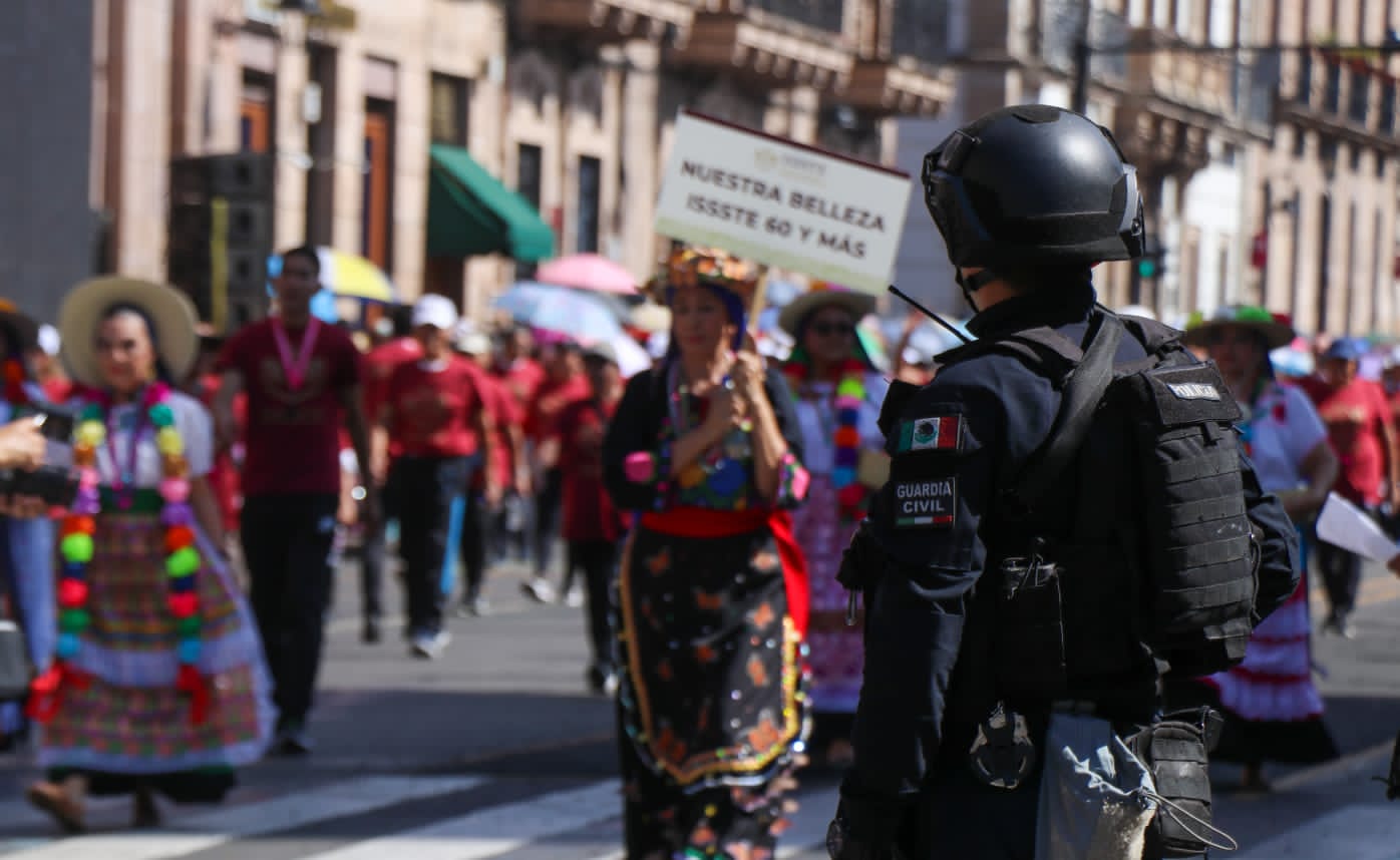 Saldo blanco en desfile por el 113 Aniversario de la Revolución ...