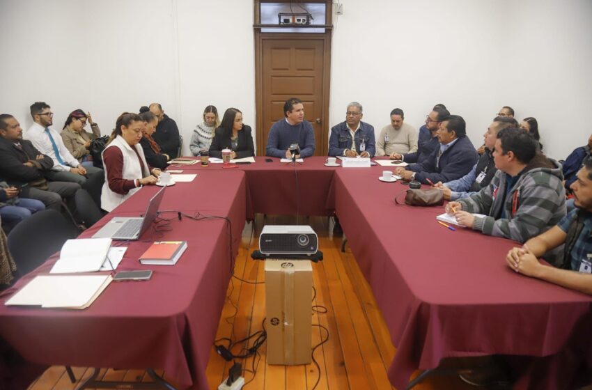 Atienden diputados planteamiento gremial de la CNTE Sección XVIII