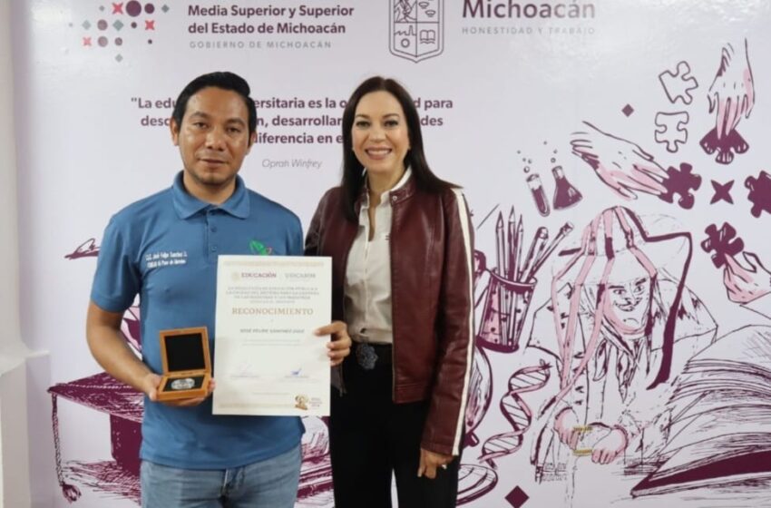  Reconocen a docente del Cecytem por desarrollo de estrategias pedagógicas