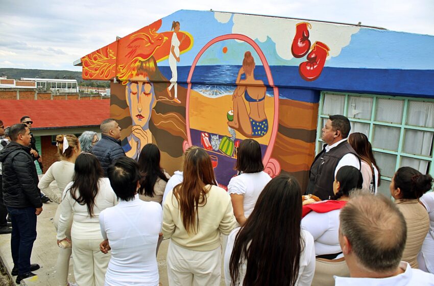  Expresan internas sus sentimientos con arte, en tres murales