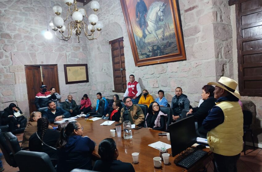  Representantes de más de 20 colonias piden destitución del Director del OOAPAS