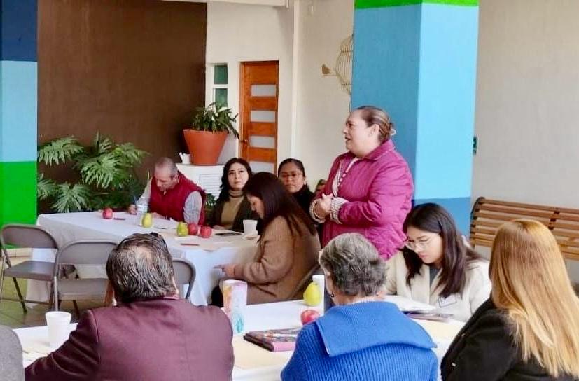  Capacitan a directores de más de 10 mil escuelas para reforzar trabajo pedagógico