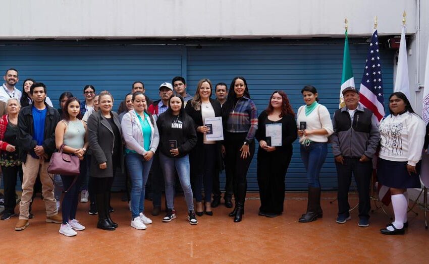  Semigrante inicia con entrega de pasaportes gestionados en 2023