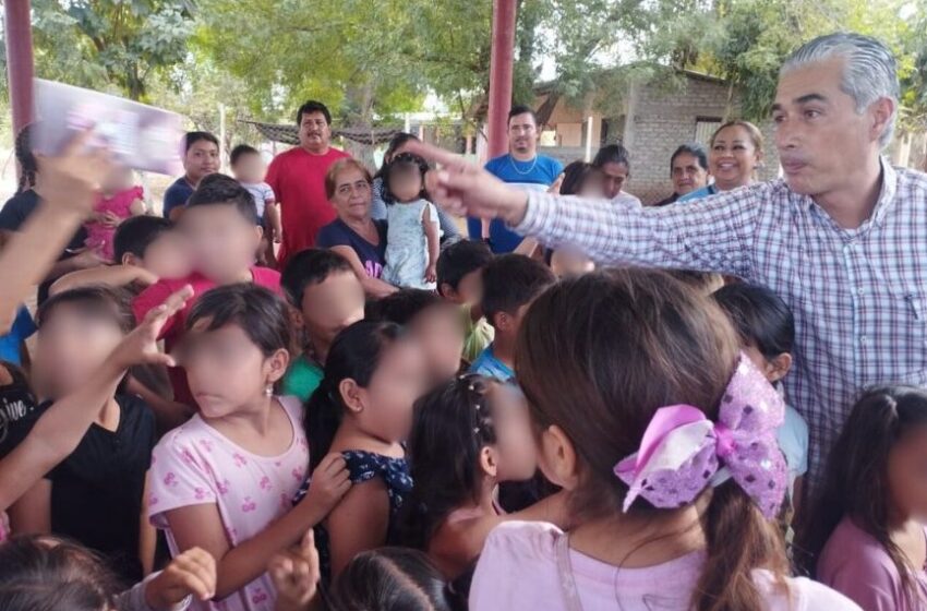  Niñas y niños de Apatzingán reciben regalos por inicio de año: DIF Michoacán