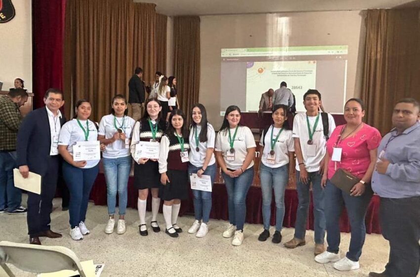  Estudiantes del Cecytem ganan 3 platas y 4 bronces en Infomatrix