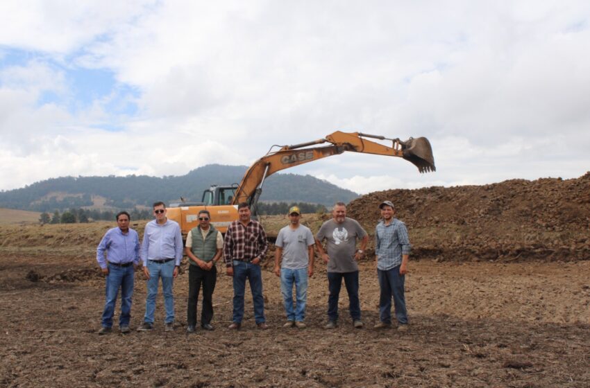  Tras 25 años sin mantenimiento, limpian laguna de Zinciro en Erongarícuaro