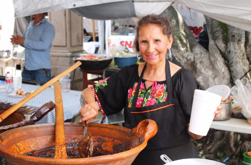  Culmina la 17ª Feria del Mole en Santa María de Guido