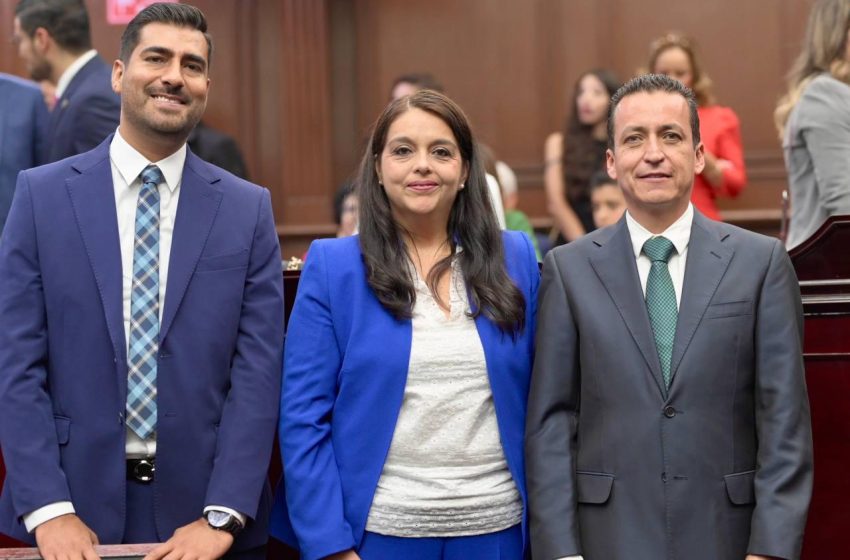  Rinden protesta legisladores de Acción Nacional