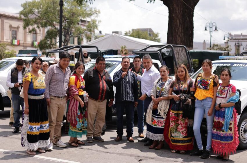  Con entrega de patrullas se fortalece la seguridad de 27 comunidades con autogobierno: Bedolla