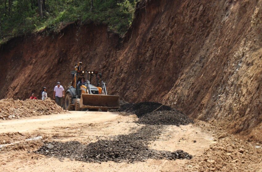  Gobierno de Morelia cerca de restablecer camino entre Jesús y San Miguel del Monte