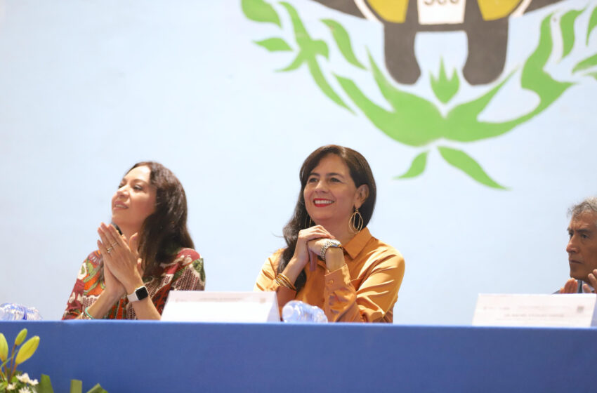  Encabeza Gabriela Molina evento del 41 aniversario de la Normal de Educación Física.