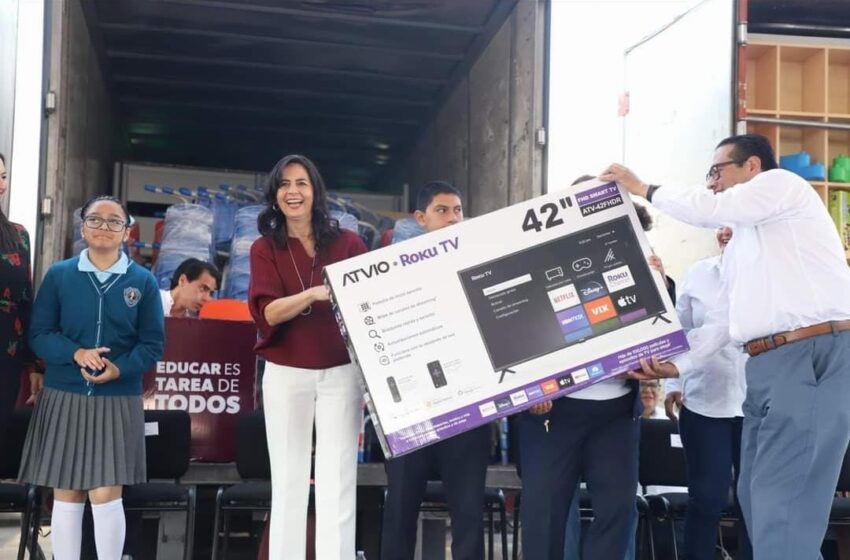  Administración de Bedolla trabaja por la renovación tecnológica en nivel secundaria: SEE