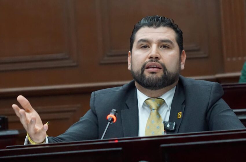  Octavio Ocampo Propone Donación de salarios para Apoyar a Damnificados por la Tormenta Tropical “John”