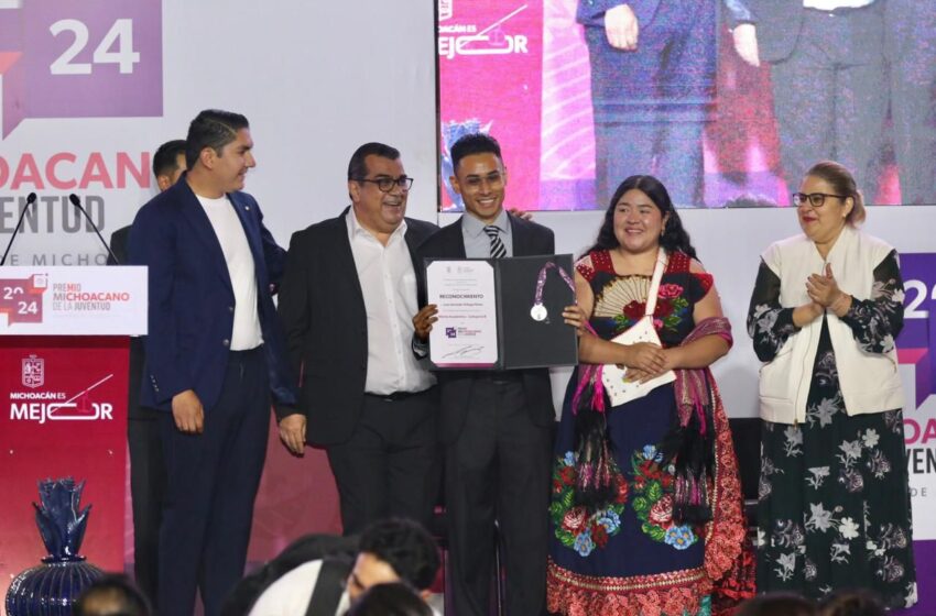  Reconocen talento y dedicación de ganadores del Premio Michoacano de la Juventud
