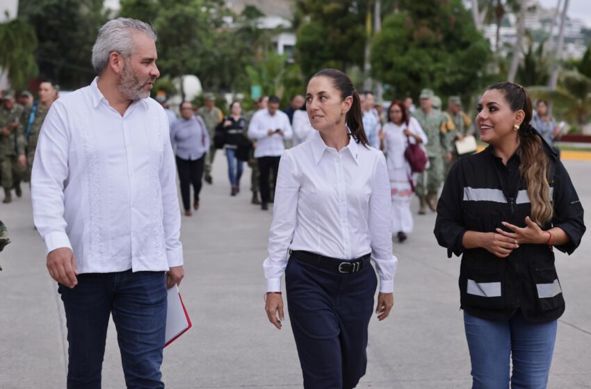  Bedolla informa a Sheinbaum afectaciones por huracán John