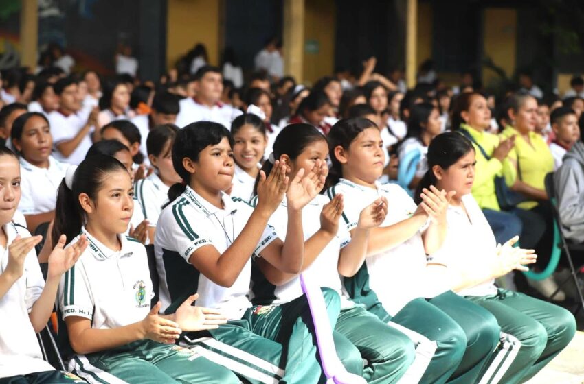  Escuelas de Michoacán serán promotoras de la salud con gobierno de Sheinbaum: SEE