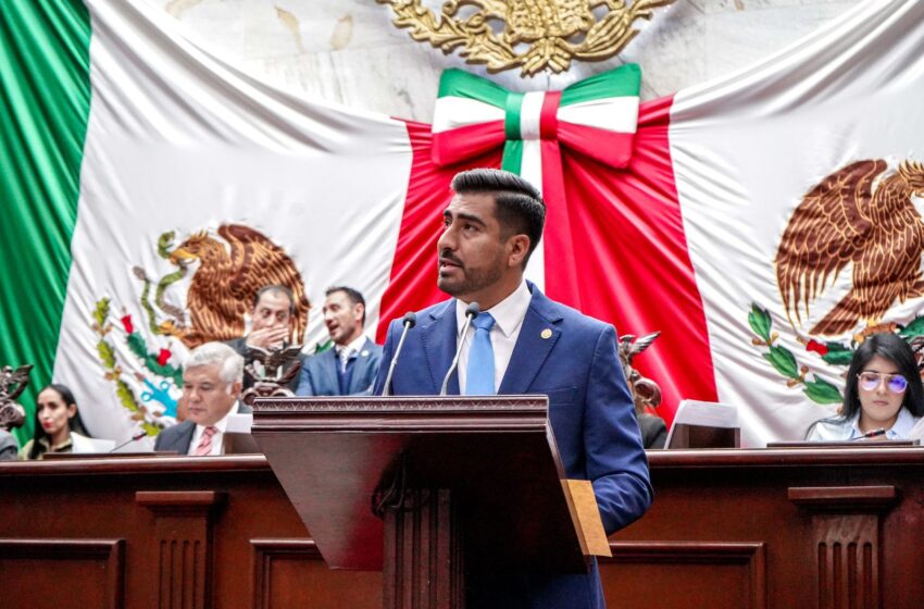 Propone Poncho Chávez apoyo económico para mujeres embarazadas