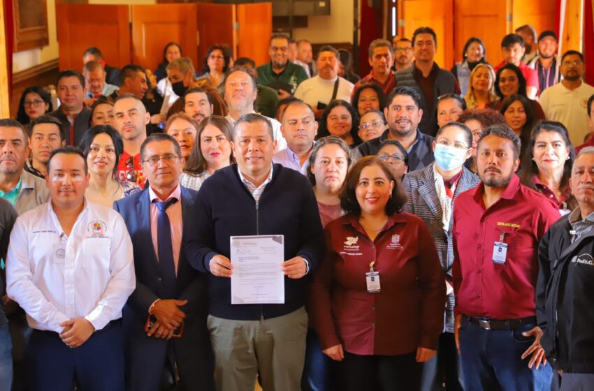  Barragán y líderes sindicales presentan reforma constitucional en materia de salarios mínimos en Michoacán