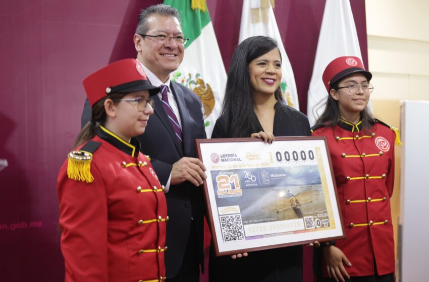 Develan Bedolla y la Lotería Nacional “cachito” conmemorativo por los 200 años de Michoacán